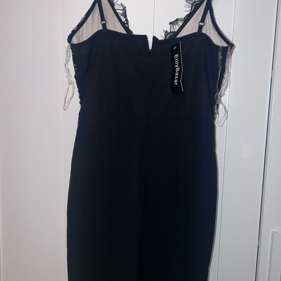 Elegant Black Lace Midi Dress - Picture 7 of 16